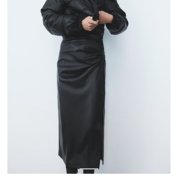 Zara Faux Leather Skirt - Picture 7 of 16
